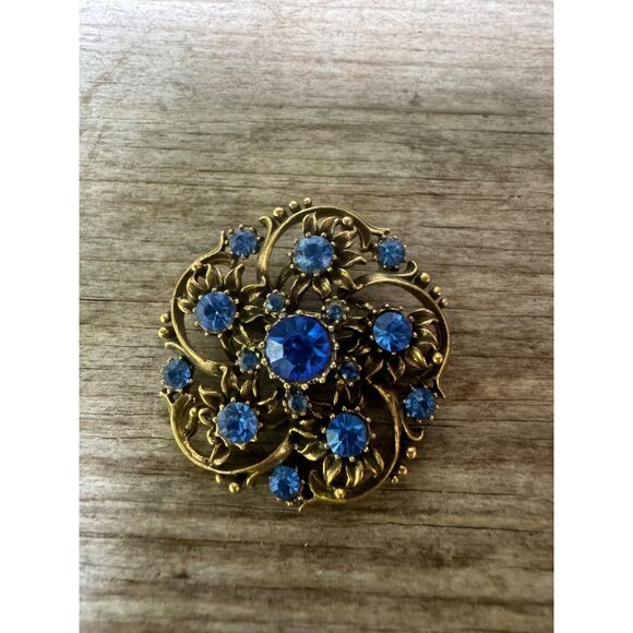Vintage Coro Gold Tone Brooch With Blue Rhinestones - Picture 2 of 6